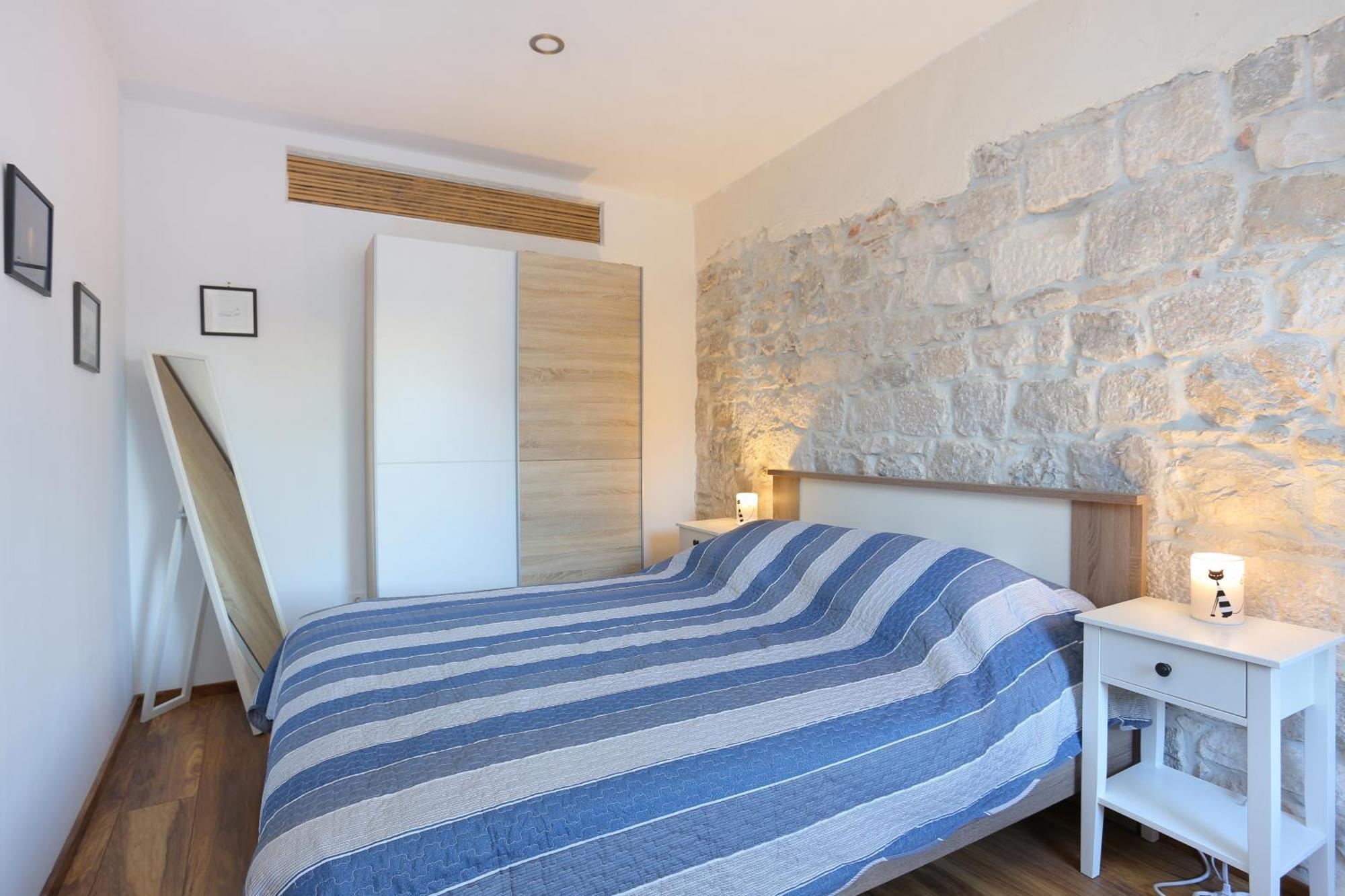 Apartments With A Parking Space Omis - 19051 Exterior foto